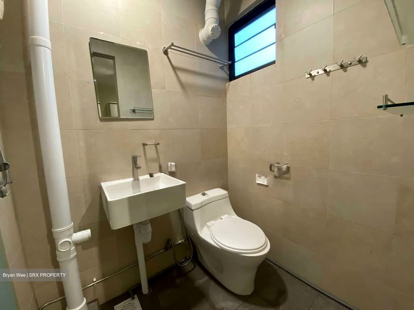 Blk 214 Bedok Town Centre (Bedok), HDB 3 Rooms #557110641